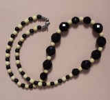 Colier din margele vintage