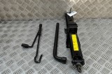 Cric LAND ROVER RANGE ROVER VELAR L560 2018 OEM: HK83-17080-BB,HK83-17035-AA,HK83-17081-AA | 32185810
