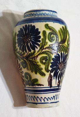 Vaza flori ceramica, lucrata - pictata manual, obiect vechi de colectie Romania foto