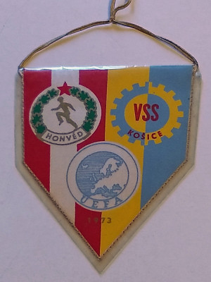 Fanion (vechi-UEFA Cup 1973) fotbal HONVED Budapesta - VSS KOSICE foto