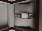 Vand ceas de dama, stare foarte buna, original, superb, se ofera si o cutie cadou!! EDITIE LIMITATA!!