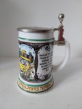 Halba de bere vintage Original BMF W. Germany de sticla alba, POSTALIA, cu decor trasura galbena trasa de cai si text in limba germana
