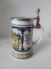 Halba de bere vintage Original BMF W. Germany de sticla alba, POSTALIA, cu decor trasura galbena trasa de cai si text in limba germana
