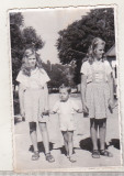 Bnk foto Monarhie - trei dintre copiii Principesei Ileana - cca 1943, Alb-Negru, Romania 1900 - 1950