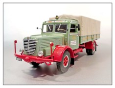 Macheta Bussing 8000 1:43 Minichamps