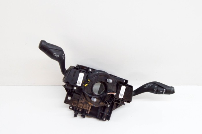 Maneta semnalizare ștergătoare FORD FOCUS III 2013 OEM: BV6T-13N064-AH,AV6T-13335-AD,AV6T-17A553-AD | 17563104