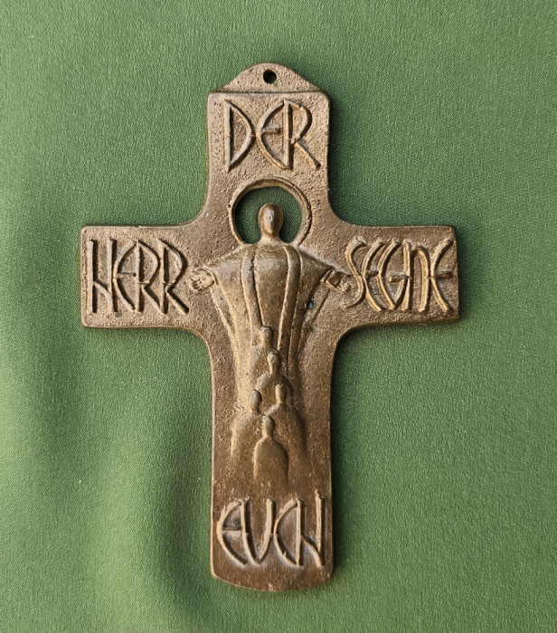 CRUCIFIX DE PERETE MICUT VINTAGE DIN ALAMA, &bdquo;Domnul să te binecuv&acirc;nteze&rdquo;