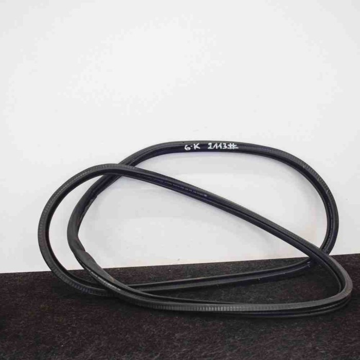 Garnitura ușă st&acirc;nga spate VW GOLF V 1K1 2008 OEM: 1K6867911D