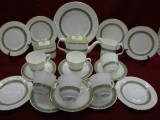 SET / SERVICIU CEAI / TORT DIN PORTELAN ROYAL DOULTON ,,RONDELAY,,
