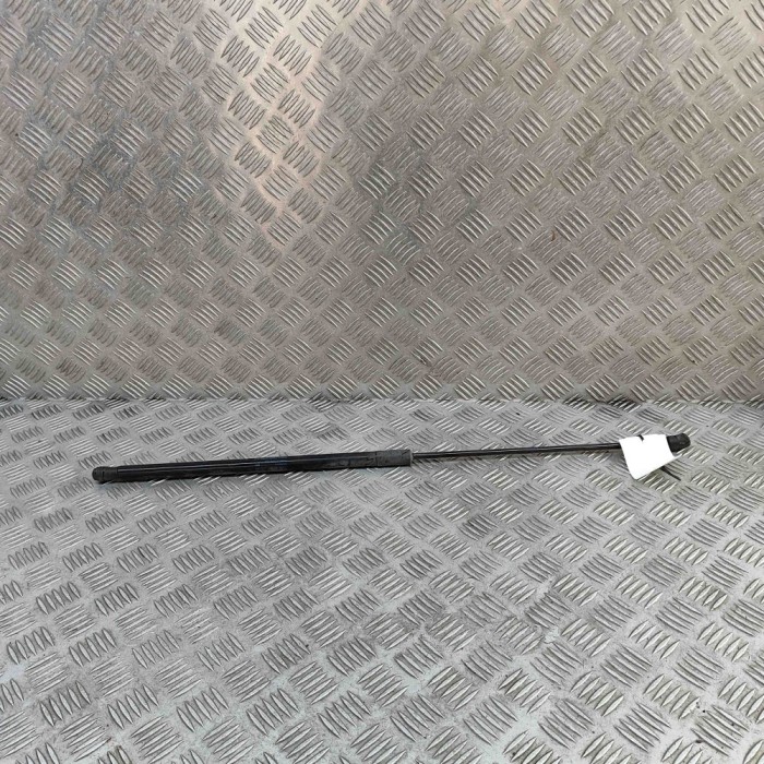 Amortizor capota dreapta față VW PASSAT Variant B7 365 2014 OEM: 3AA823359A 30781441