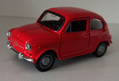 Macheta Fiat 600 rosu - Welly 1/32 foto