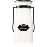 Milkhouse Candle Co. Creamery Winter Walk lum&acirc;nare parfumată Milkbottle 227 g