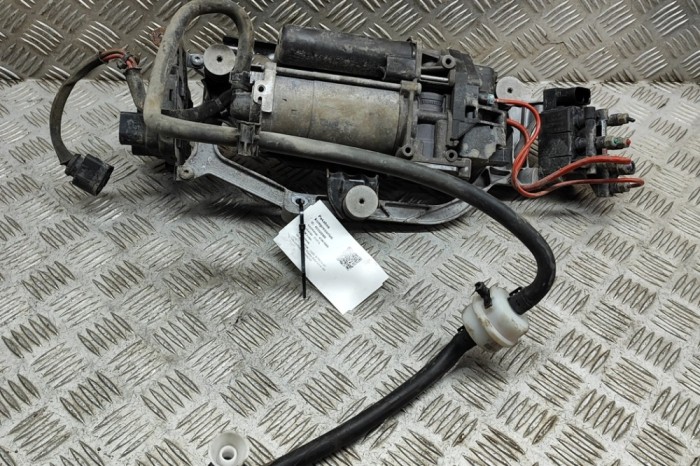 Compresor suspensie pneumatică AUDI E-TRON GT 2022 OEM: 9J1616006D,971616013C 23526569