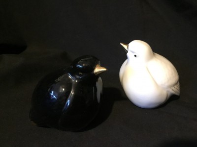 Decor / Vintage / Colectie - Doua pasari din portelan model deosebit ! foto