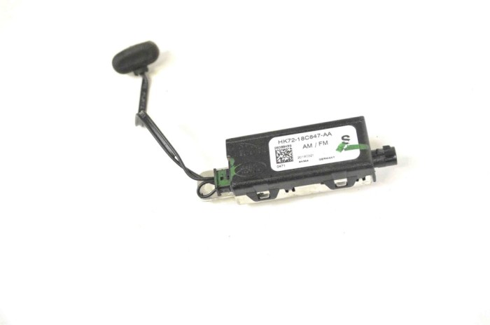 Amplificator de antena LAND ROVER RANGE ROVER IV L405 2015 OEM: HK72-18C847-AA