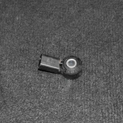 Senzor de detonație motor VW PASSAT B7 362 2010 OEM: 030905377C | 1838916 foto