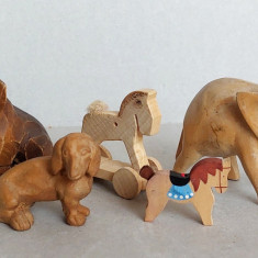 Lot 5 miniaturi animale, sculptate manual in lemn, elefant, caluti, catei