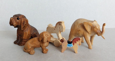 Lot 5 miniaturi animale, sculptate manual in lemn, elefant, caluti, catei foto