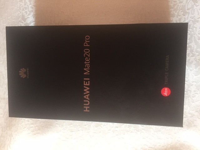 Smartphone Huawei Mate 20 Pro 128GB Dual SIM Black 35 din 557 nou nefolosit Smartphone Huawei Mate 20 Pro 128GB Dual SIM Black 35 din 557 nou nefolosit