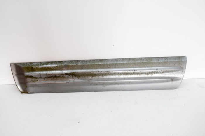 Bandou inferior ușă st&acirc;nga față MITSUBISHI PAJERO III V7_W, V6_W 2002 OEM: MR478753 | 14286356