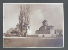 BISERICA DOMNEASCA DIN CURTEA DE ARGES / MANASTIREA HUREZI , FOTOGRAFII PRINSE PE CARTON , FATA - VERSO , FOTOGRAFI NICOLAE TATU , MONOCROME , PERIO foto