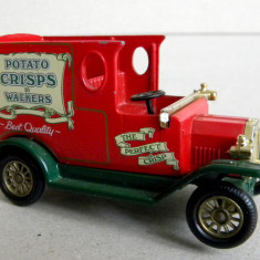 Masinuta LLEDO macheta camion vintage Ford, reclama Walkers Potato Crisps