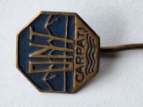 ONT - Oficiul National de Turism CARPATI Bucuresti - insigna veche anii 1960