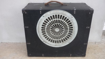 BOXA VECHE 12.5 W. PENTRU APARATURA CINEMATOGRAFICA foto