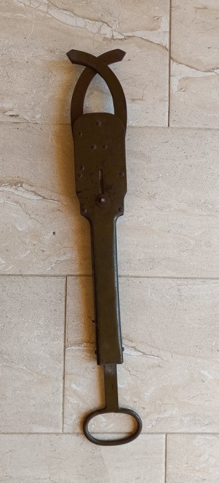 Unealtă veche cu dublă utilizare