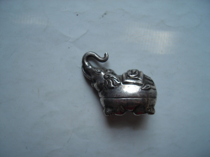 Mica piesa ornamentala elefant argintat