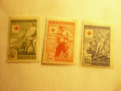 Serie mica Finlanda 1946 Crucea Rosie , muna , 3 valori (din 4v) foto