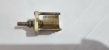 CONDENSATOR VARIABIL , RADIO