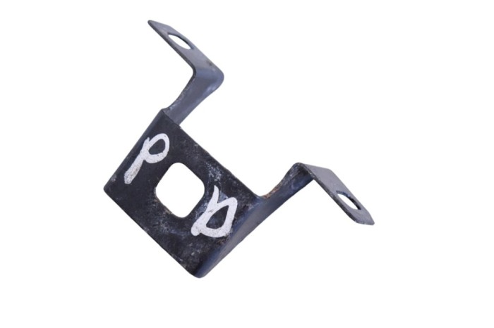 Suport aripa dreapta față PORSCHE CAYENNE 9PA 2007 OEM: 7L5821161A 26060016