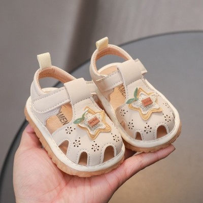 Sandalute ivoire cu piuitoare - Star (Marime Disponibila: 9-12 luni (Marimea 20 foto