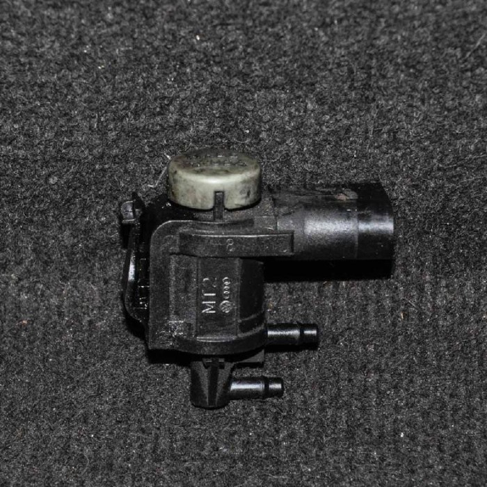 Supapa solenoid AUDI A8 D4 4H_ 2010 OEM: 1J0906283C 2150729