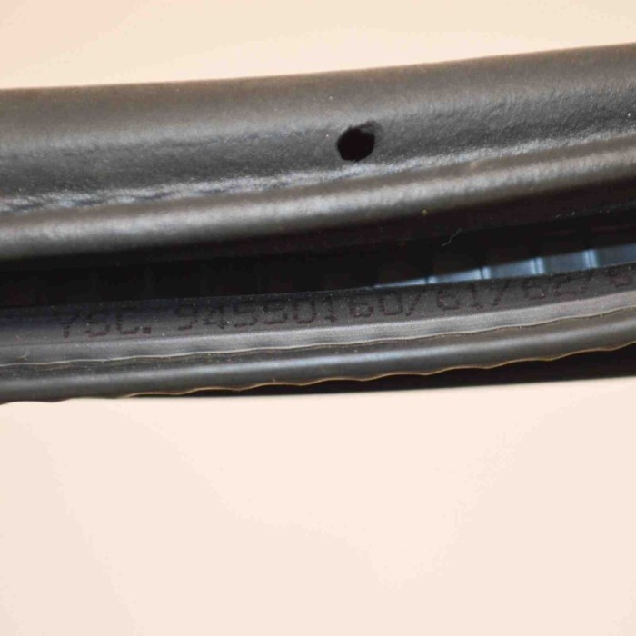 Garnitura ușă st&acirc;nga față OPEL MOKKA / MOKKA X 2016 OEM: 94550160