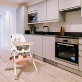 Cumpara ieftin Scaun de masa 2 in 1 Juju Eat&amp;#038;Smile, Pink-Elephants (Resigilat)