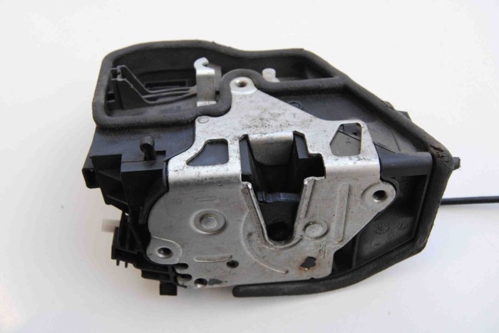 &Icirc;ncuietoare ușă dreapta spate BMW 7 E65, E66, E67 2007 OEM: NER 1874017