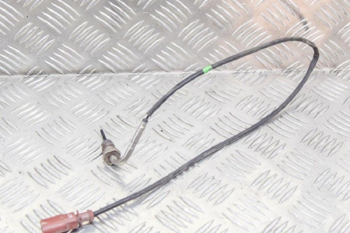 Senzor de temperatură AUDI Q3 8U 2012 OEM: 03L906088CL 11564042