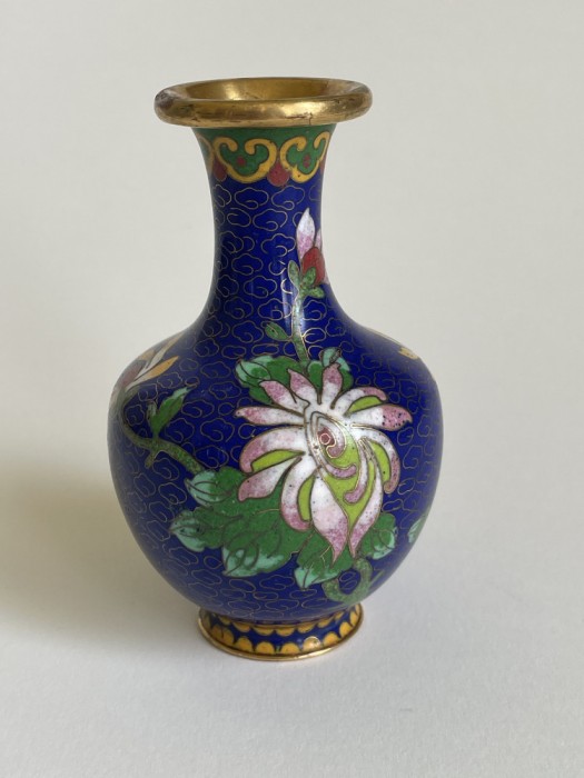 Vaza din cloisonne, alama cu email, motive florale (1)