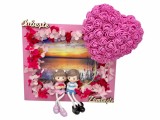 Tablou decorativ cu cuplu, inima si flori (roz), Eventissimi&reg;