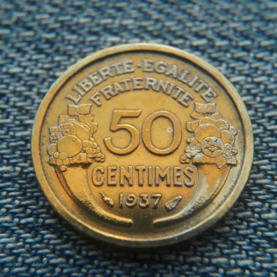 2h - 50 Centimes 1937 Franta foto