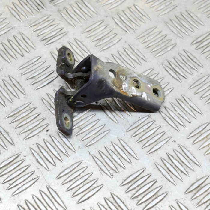 Balama ușă dreapta față MITSUBISHI PAJERO III V7_W, V6_W 2006 13813786