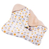 Paturica pentru scoica auto cu gluga integrata,exterior din bumbac 100% si interior moale din material minky,orifici pentru centuri,lavabila la 30&deg;