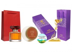 Set cadou pentru Ea, parfum de femei Amber Elixir insotit de crema corp, trandafir auriu din plastic suflat la baza cu aur si insigna Dactylion cu mes