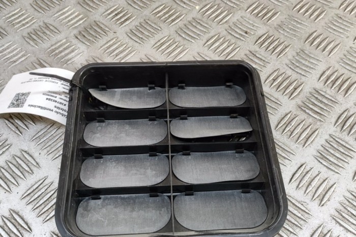 Grila de ventilație caroserie PORSCHE CAYENNE Coupe 9YB 2023 OEM: 4M0819181B | 30745324