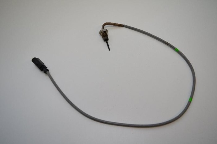 Senzor de temperatură AUDI Q3 8U 2016 OEM: 04L906088EA 2127300