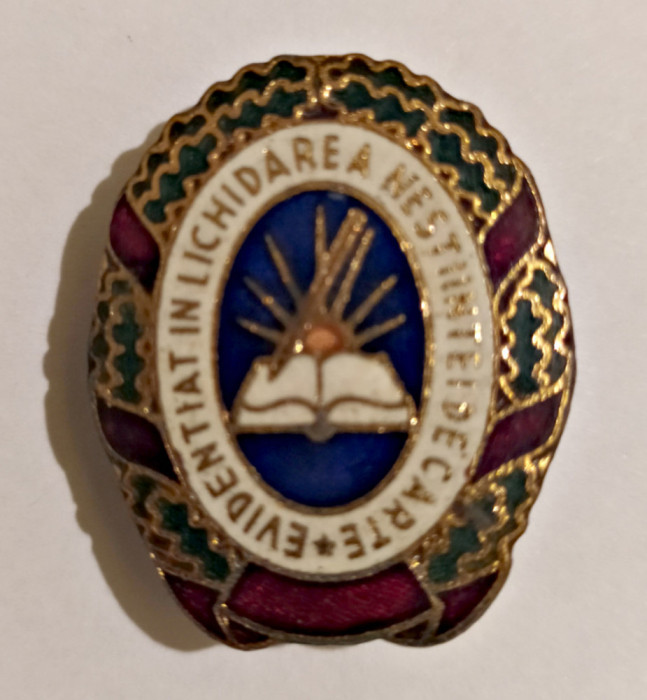 INSIGNA EVIDENTIAT IN LICHIDAREA NESTIINTEI DE CARTE FRUNTAS RARA