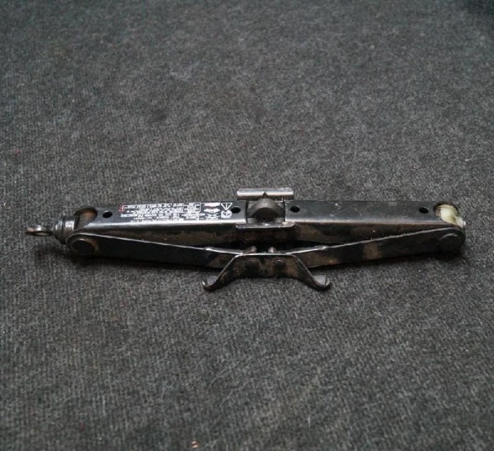 Cric ROVER 75 RJ 2004 OEM: KAJ100494 | 2233295