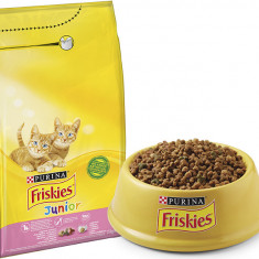 Friskies Pisica Junior cu Pui, Lapte și Legume, 1.5 kg